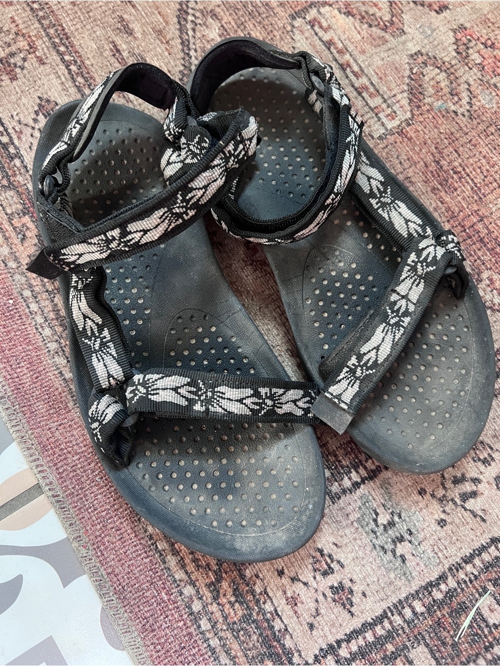 TEVA size 9 Black Floral Strap Women’s Outdoor Sandals